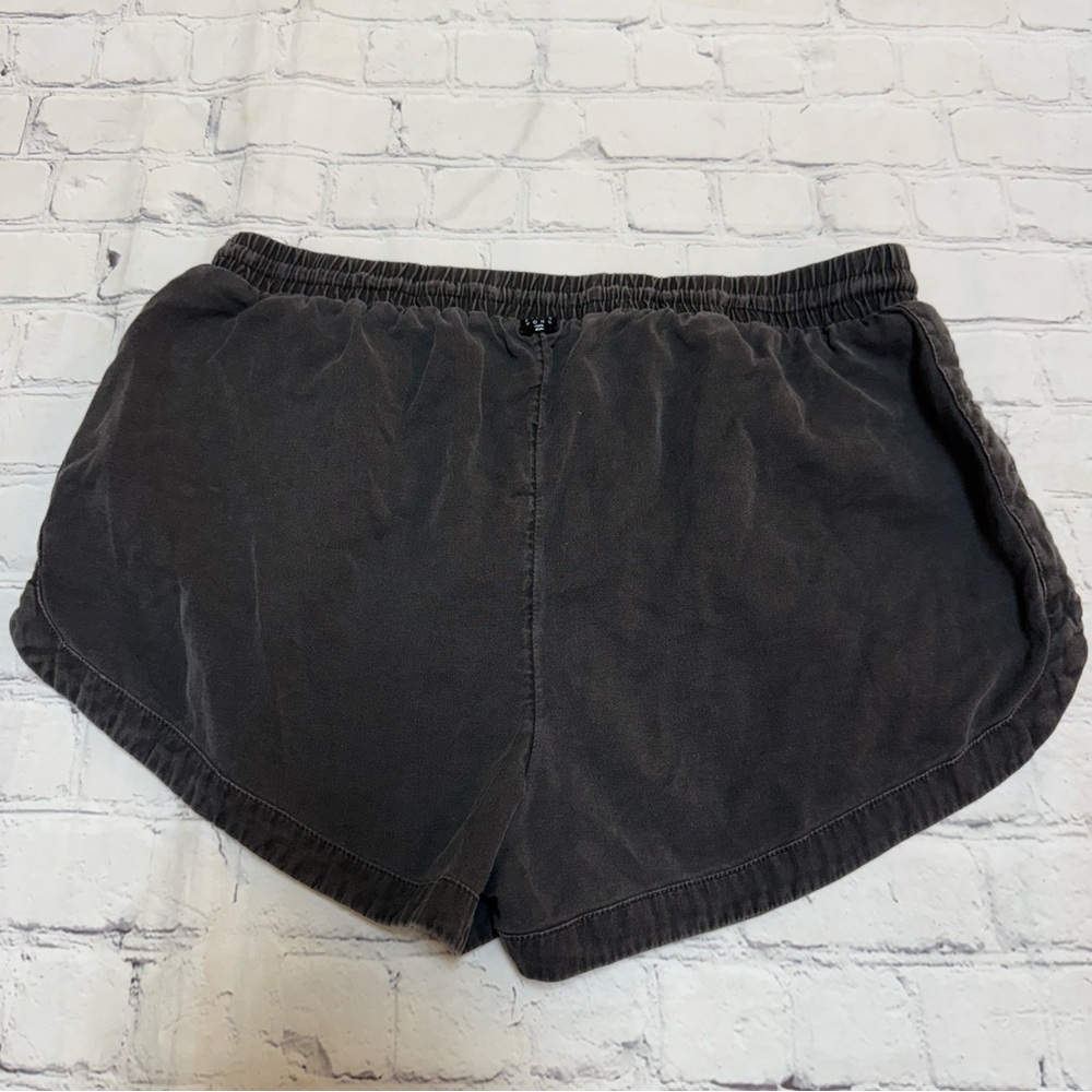 Billabong Shorts - Picture 3 of 4